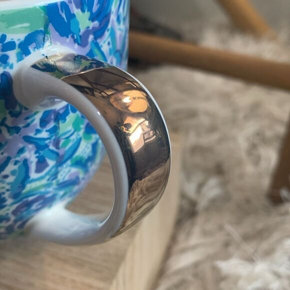 Set Of 2 Lilly Pulitzer Ceramic 12oz Mugs Blue Floral Design With Original Box - Picture 9 of 17